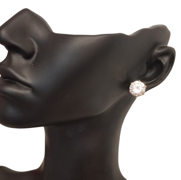 NWOT LARGE  ROUND BRILLIANT FACETED CUBIC ZIRCONIA & GOLDPLATED STUD EARRINGS - Picture 2 of 7